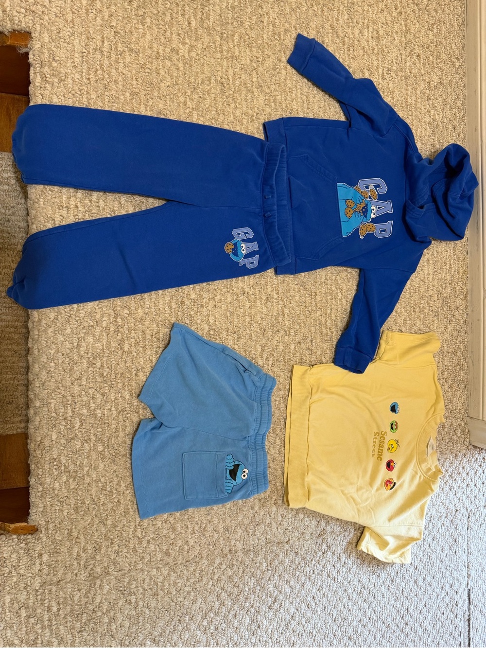 Lot of 21 Pieces - 4T Clothing - Picture 3 of 9